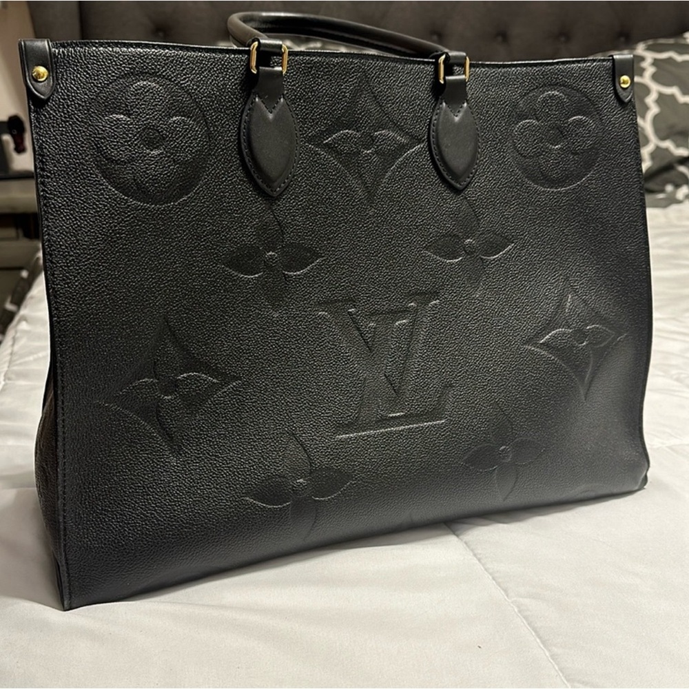 Authentic Louis Vuttion OnTheGo GM black tote